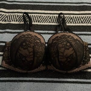 Black and tan lace Torrid 40DDD push-up, underwire, convertible strapless bra